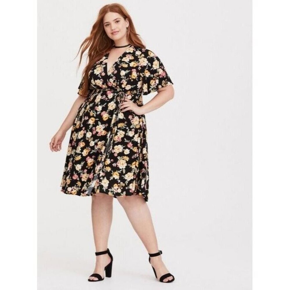 Torrid Surplice Flowy Black Floral Dress - 00 M/L